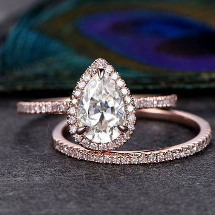 1 CT Pear Pave & Halo Moissanite Bridal Set
