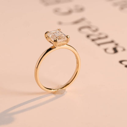 2.0 CT Emerald Solitaire Moissanite Engagement Ring
