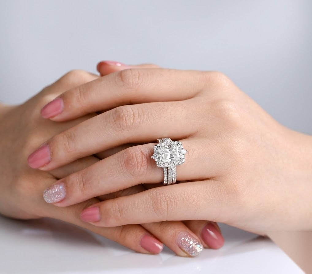 1.6 CT Emerald Cluster Moissanite Bridal Set