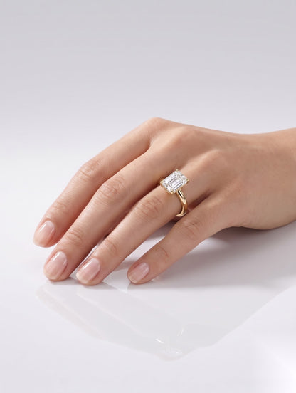 4 CT Emerald Solitaire Moissanite Engagement Ring