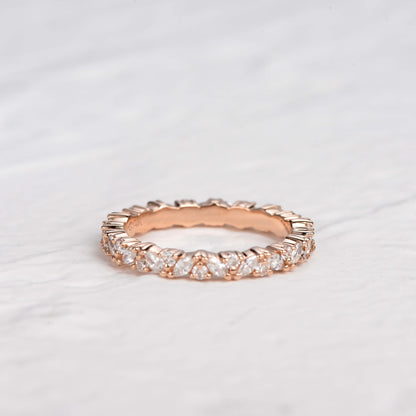 0.4 TCW Marquise & Round Cluster Moissanite Wedding Band