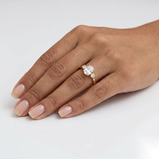 1 CT Oval Three Stone Moissanite Engagement Ring