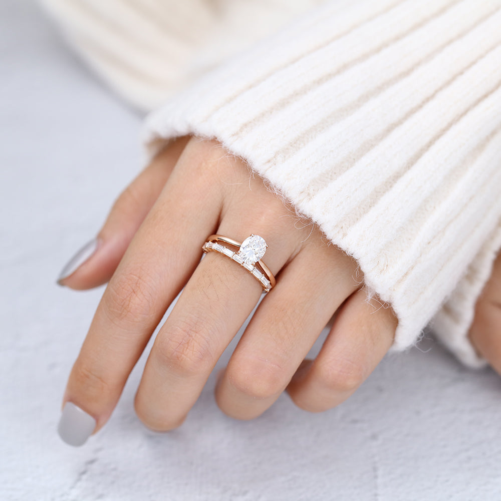 2 CT Oval Solitaire Moissanite Bridal Set