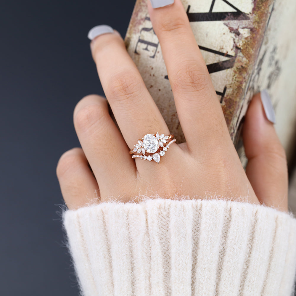 1.33 CT Oval Cluster Moissanite Bridal Set