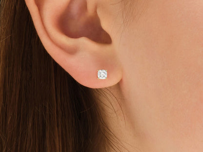 1 CT Round Cut Stud Moissanite Earrings