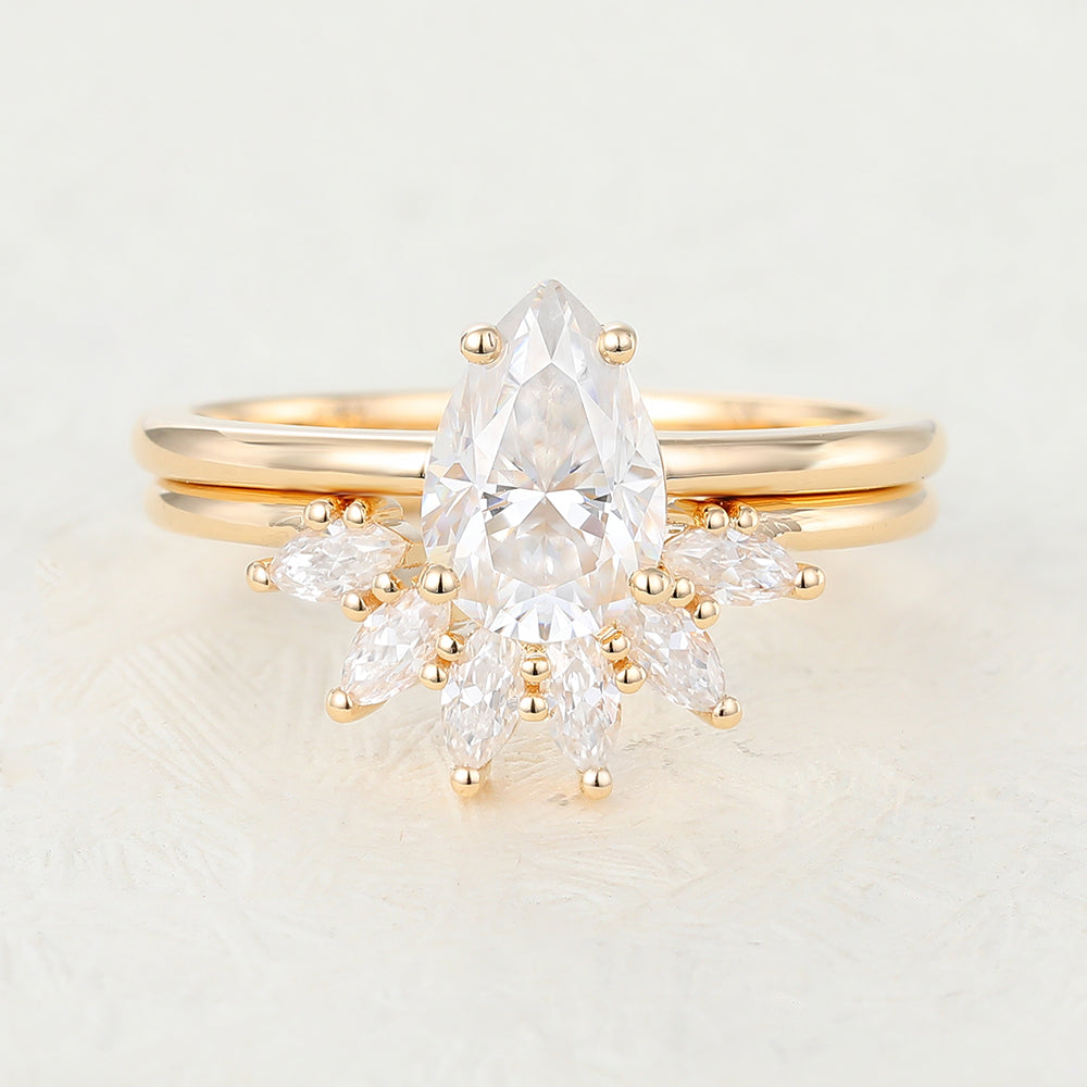 1.5 CT Pear Solitaire Moissanite Bridal Set
