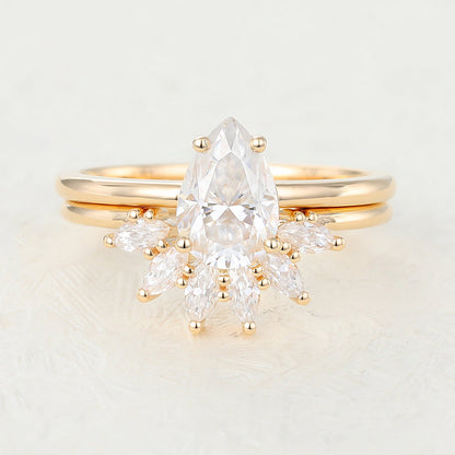 1.5 CT Pear Solitaire Moissanite Bridal Set