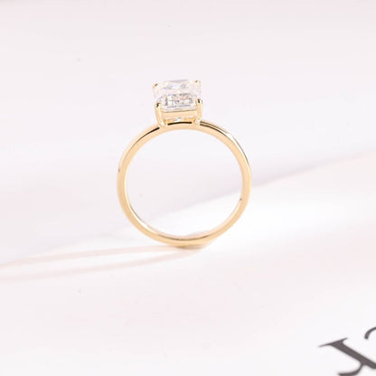 2.0 CT Emerald Solitaire Moissanite Engagement Ring