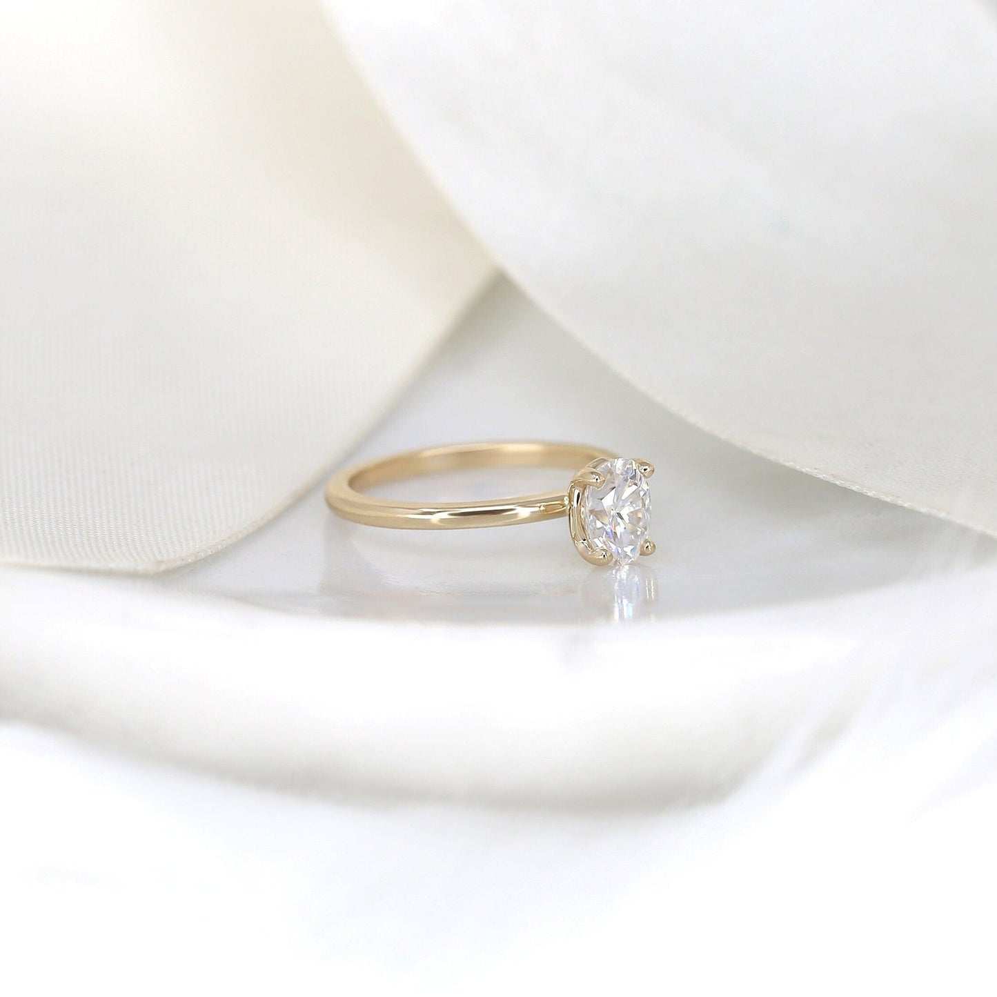0.90 CT Oval Solitaire Moissanite Engagement Ring