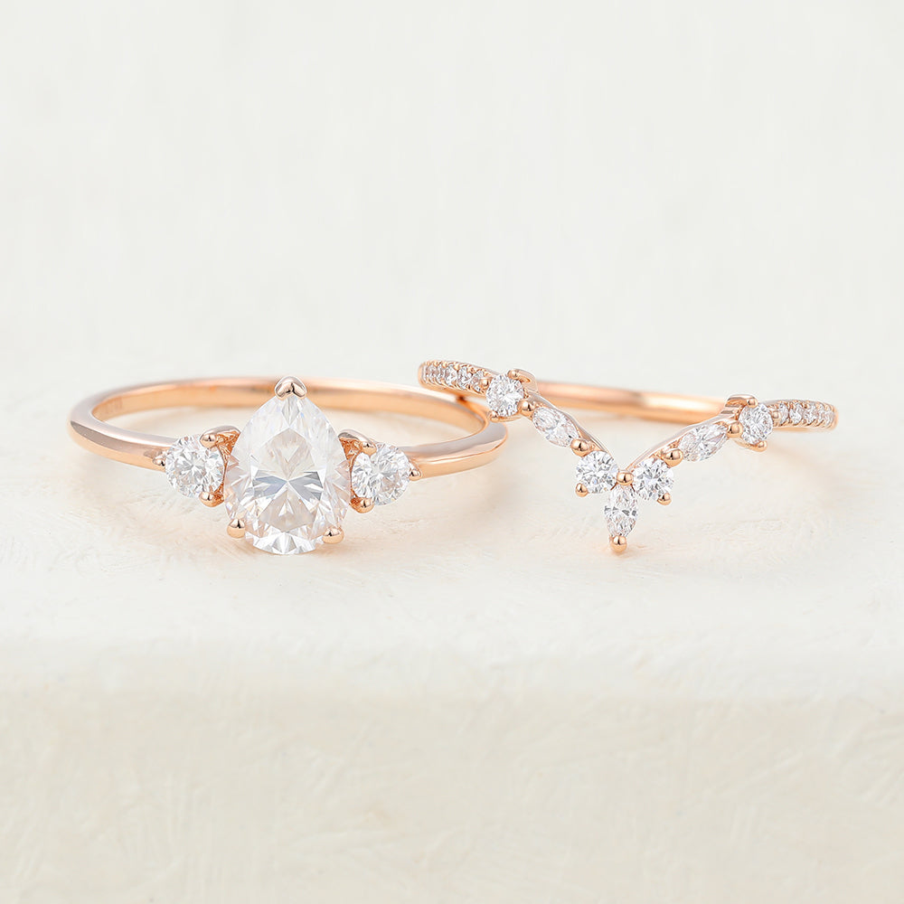 1 CT Pear Three Stone Moissanite Bridal Set