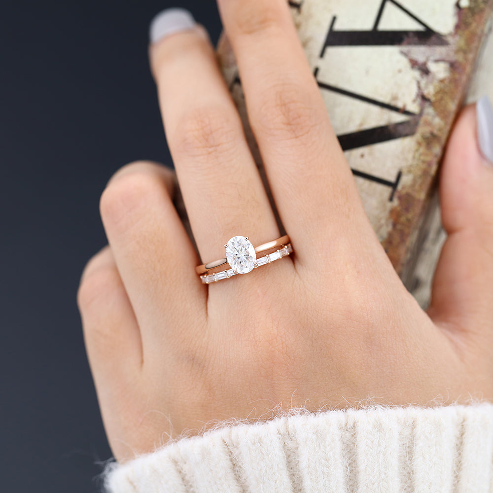 2 CT Oval Solitaire Moissanite Bridal Set