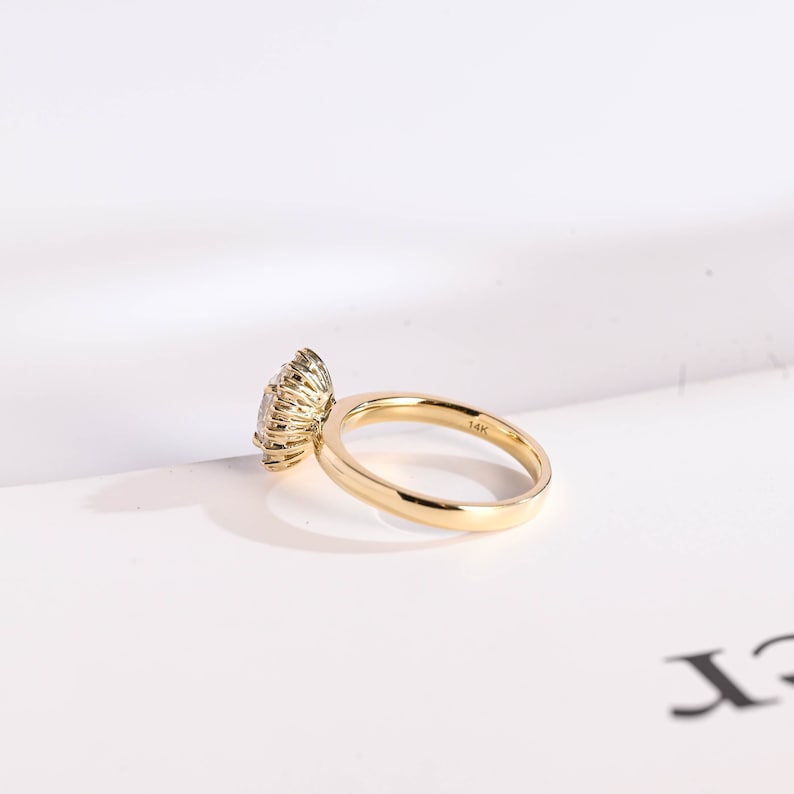 2.0 CT Oval Halo Moissanite Engagement Ring