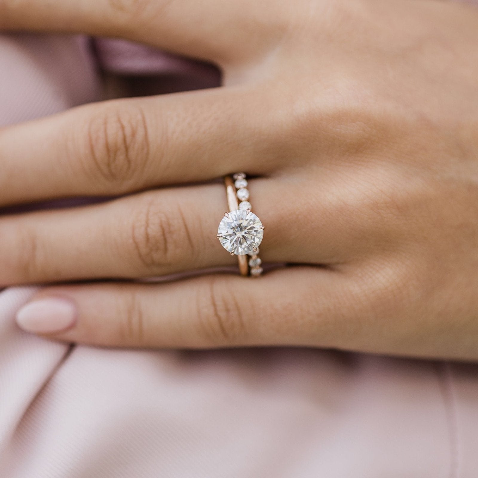 2.1 CT Round Solitaire Moissanite Engagement Ring