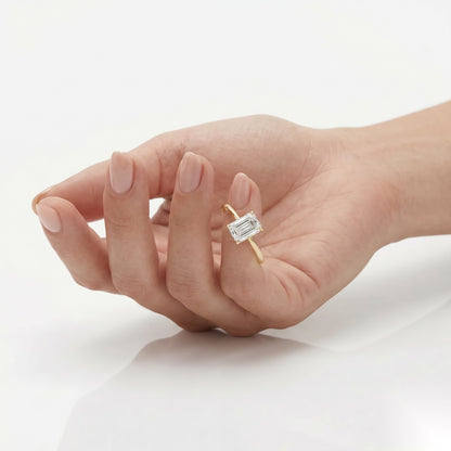 1.5 CT Emerald Solitaire Moissanite Engagement Ring