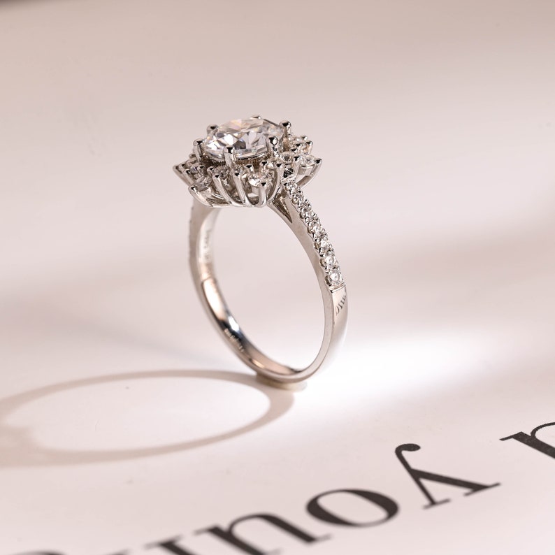 1.5 CT Round Cluster Moissanite Engagement Ring