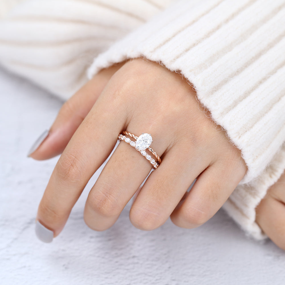 1.33 CT Oval Solitaire Moissanite Bridal Set