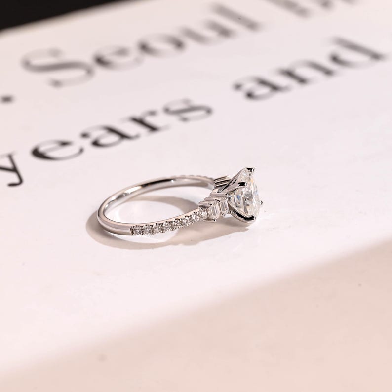 2.0 CT Oval Pave Moissanite Engagement Ring
