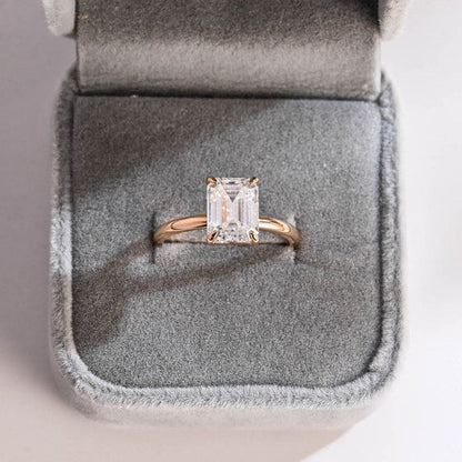 2.0 CT Emerald Solitaire Moissanite Engagement Ring