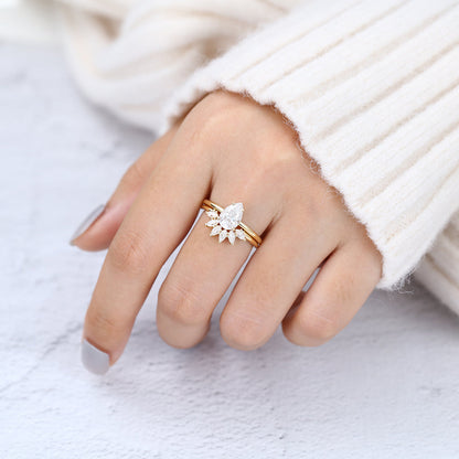 1.5 CT Pear Solitaire Moissanite Bridal Set