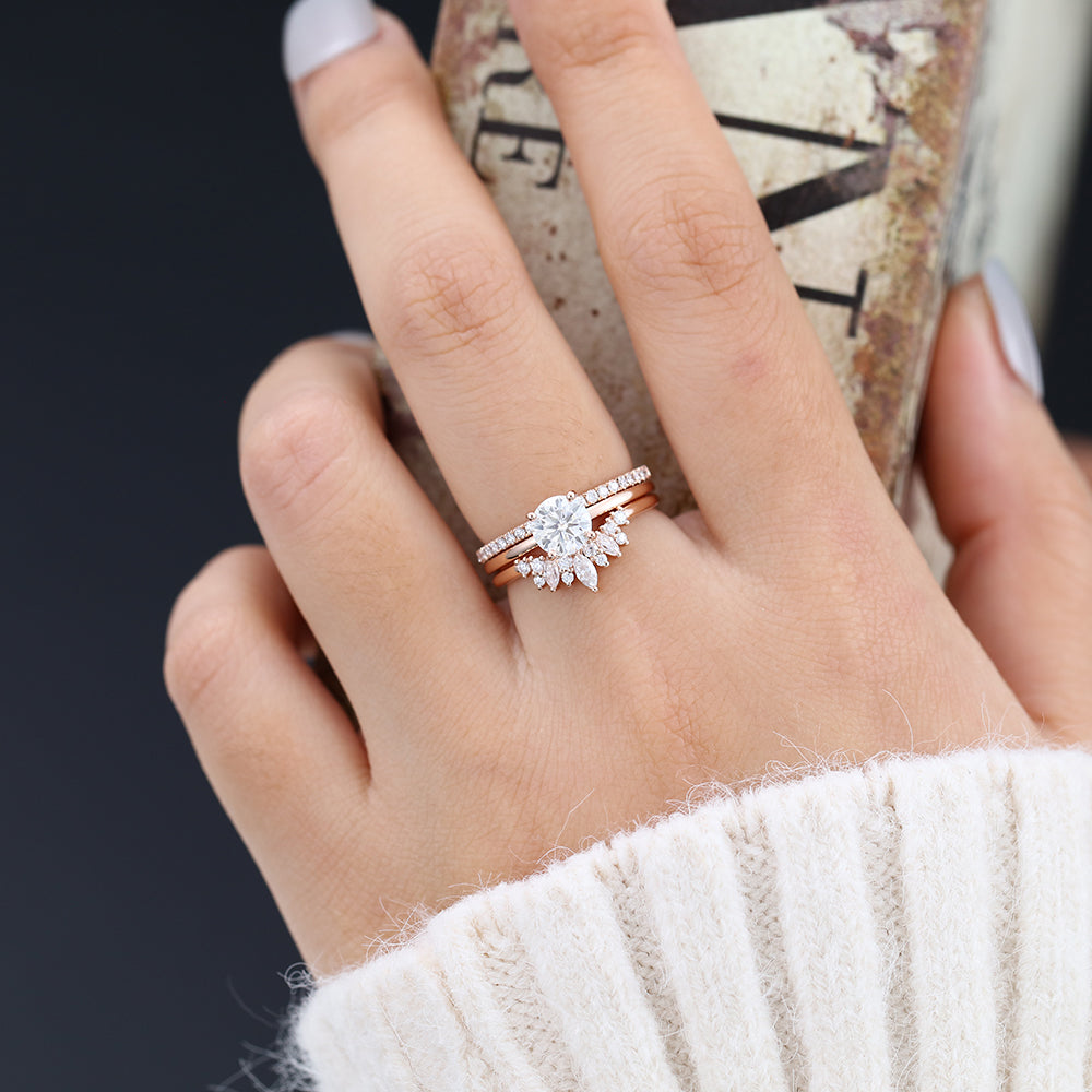 0.68 CT Round Solitaire Moissanite Bridal Set