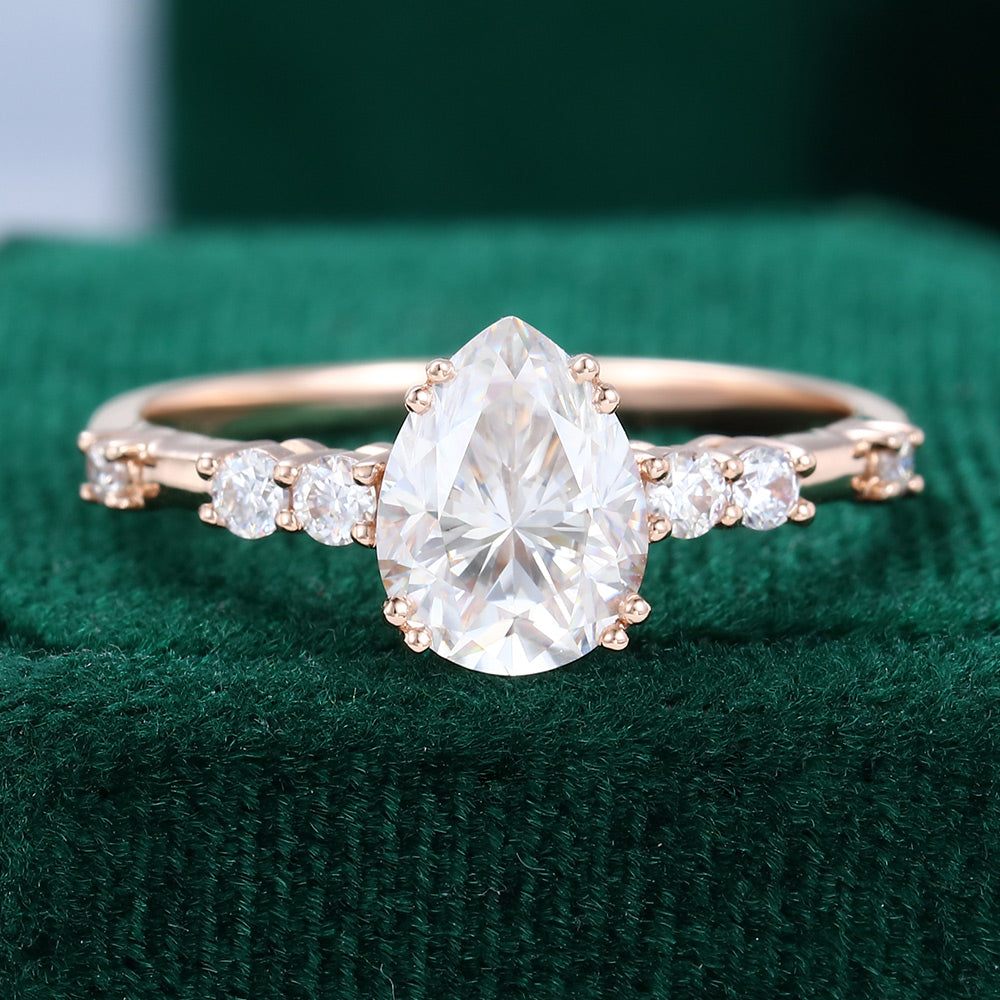 1 CT Pear Cluster Moissanite Engagement Ring