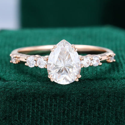 1 CT Pear Cluster Moissanite Engagement Ring