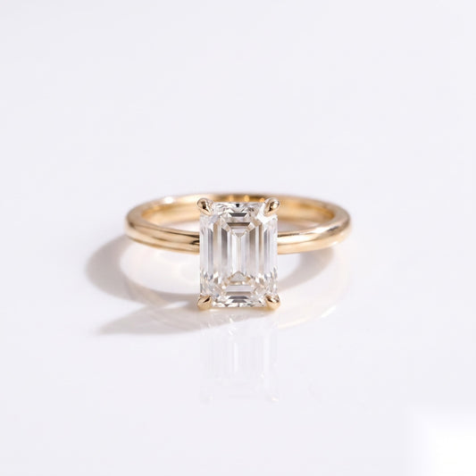 1.5 CT Emerald Solitaire Moissanite Engagement Ring