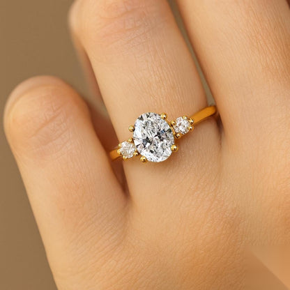 1 CT Oval Three Stone Moissanite Engagement Ring
