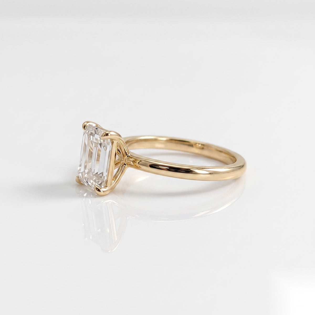 1.5 CT Emerald Solitaire Moissanite Engagement Ring