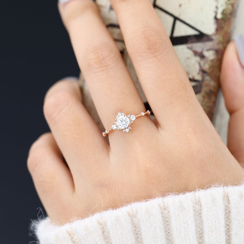 0.41 CT Round Cluster Moissanite Engagement Ring