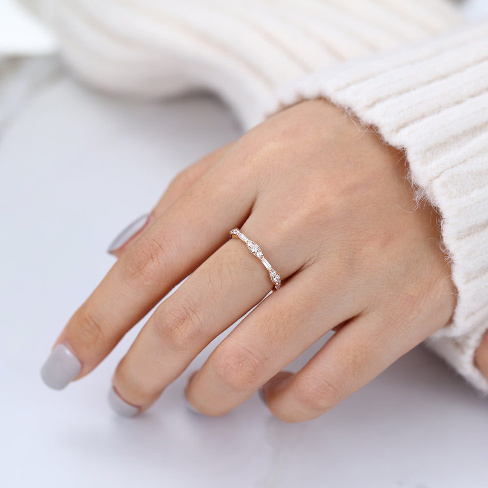 0.72 CT Baguette & Round Shaped Moissanite Wedding Band