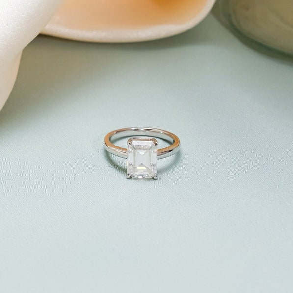 2.0 CT Emerald Solitaire Moissanite Engagement Ring