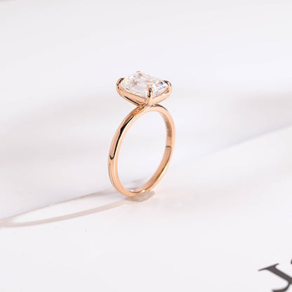 2.0 CT Emerald Solitaire Moissanite Engagement Ring