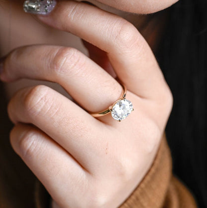 2.0 CT East West Oval Solitaire Moissanite Engagement Ring