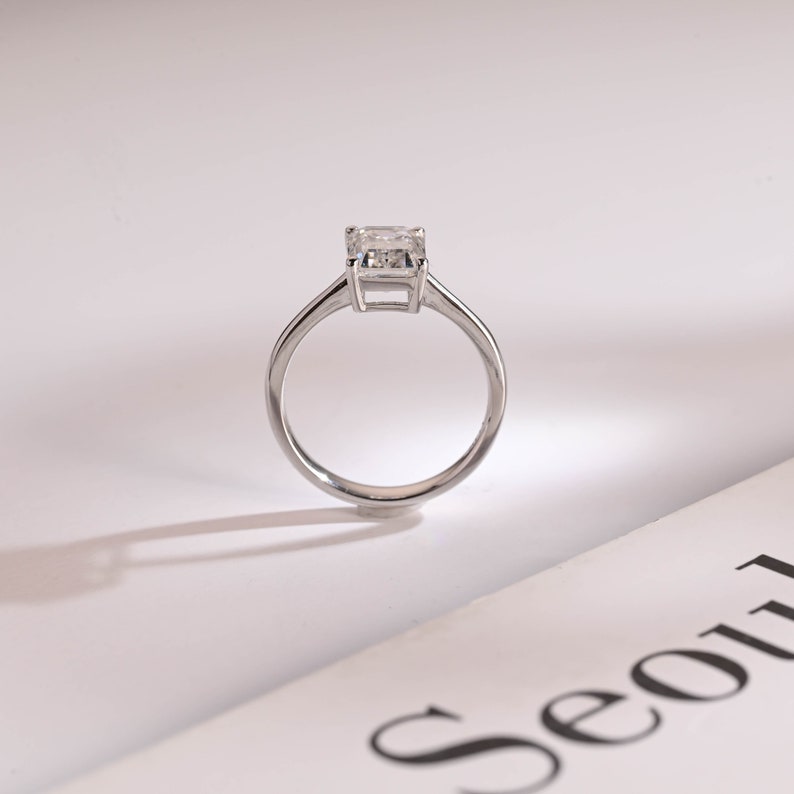 2.0 CT Emerald Solitaire Moissanite Engagement Ring
