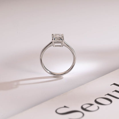 2.0 CT Emerald Solitaire Moissanite Engagement Ring