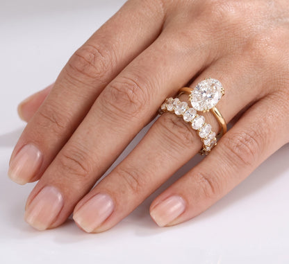 3.5 CT Oval Solitaire Moissanite Bridal Set