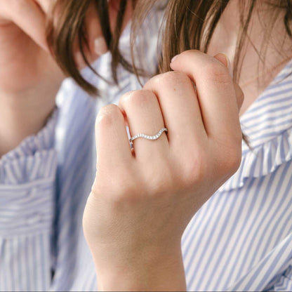 0.179 TCW Round Curved Moissanite Wedding Band