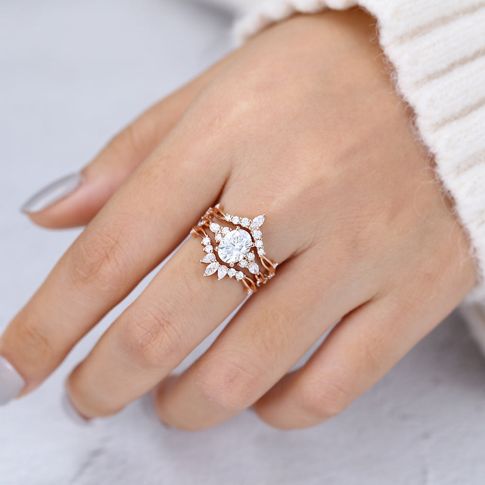 1.33 CT Oval Cluster Moissanite Bridal Set