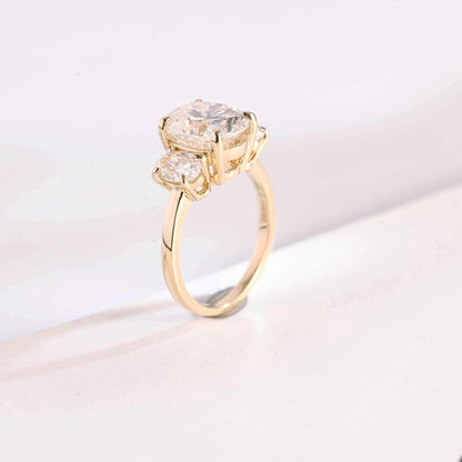 2.0 CT Oval Three Stone Moissanite Engagement Ring