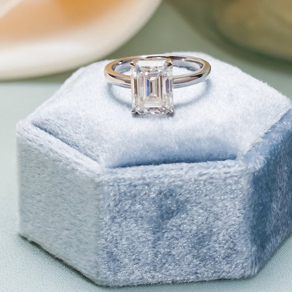2.0 CT Emerald Solitaire Moissanite Engagement Ring