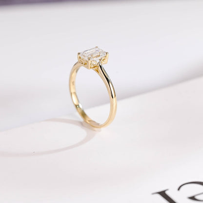2.0 CT Emerald Solitaire Moissanite Engagement Ring