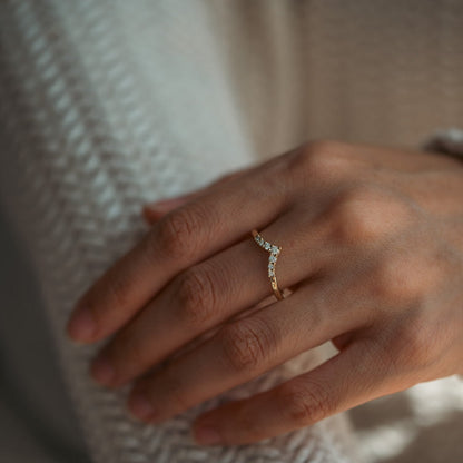 0.18 TCW Round Curved Moissanite Wedding Band