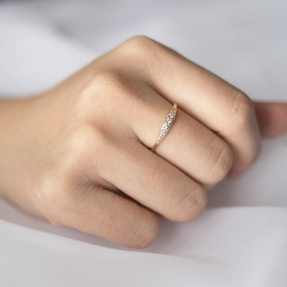 0.09 TCW Round Curved Moissanite Wedding Band