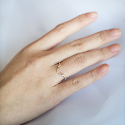 0.12 TCW Round Curved Moissanite Wedding Band
