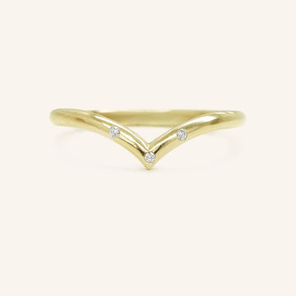 0.023 TCW Round Curved Moissanite Wedding Band