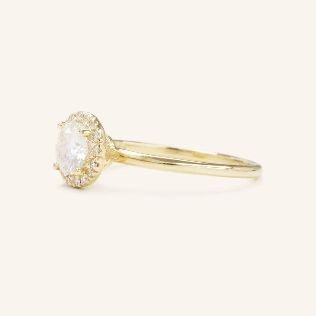 0.88 CT Round Halo Moissanite Engagement Ring