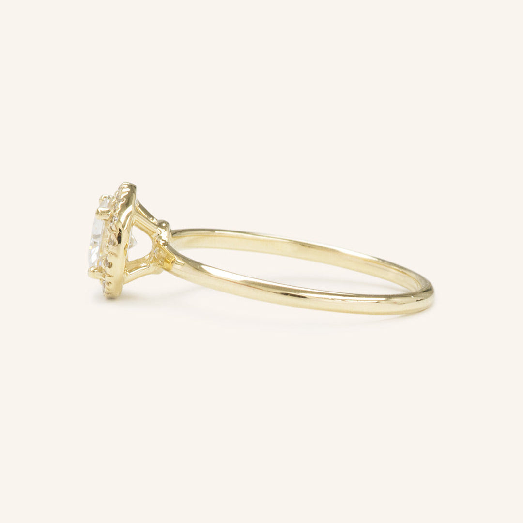 0.88 CT Round Halo Moissanite Engagement Ring