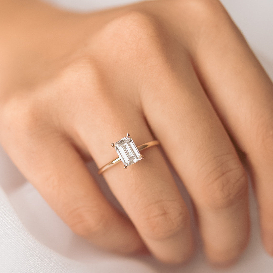 1.90 CT Emerald Solitaire Moissanite Engagement Ring