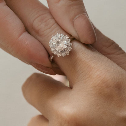 1.33 CT Oval Halo Moissanite Engagement Ring